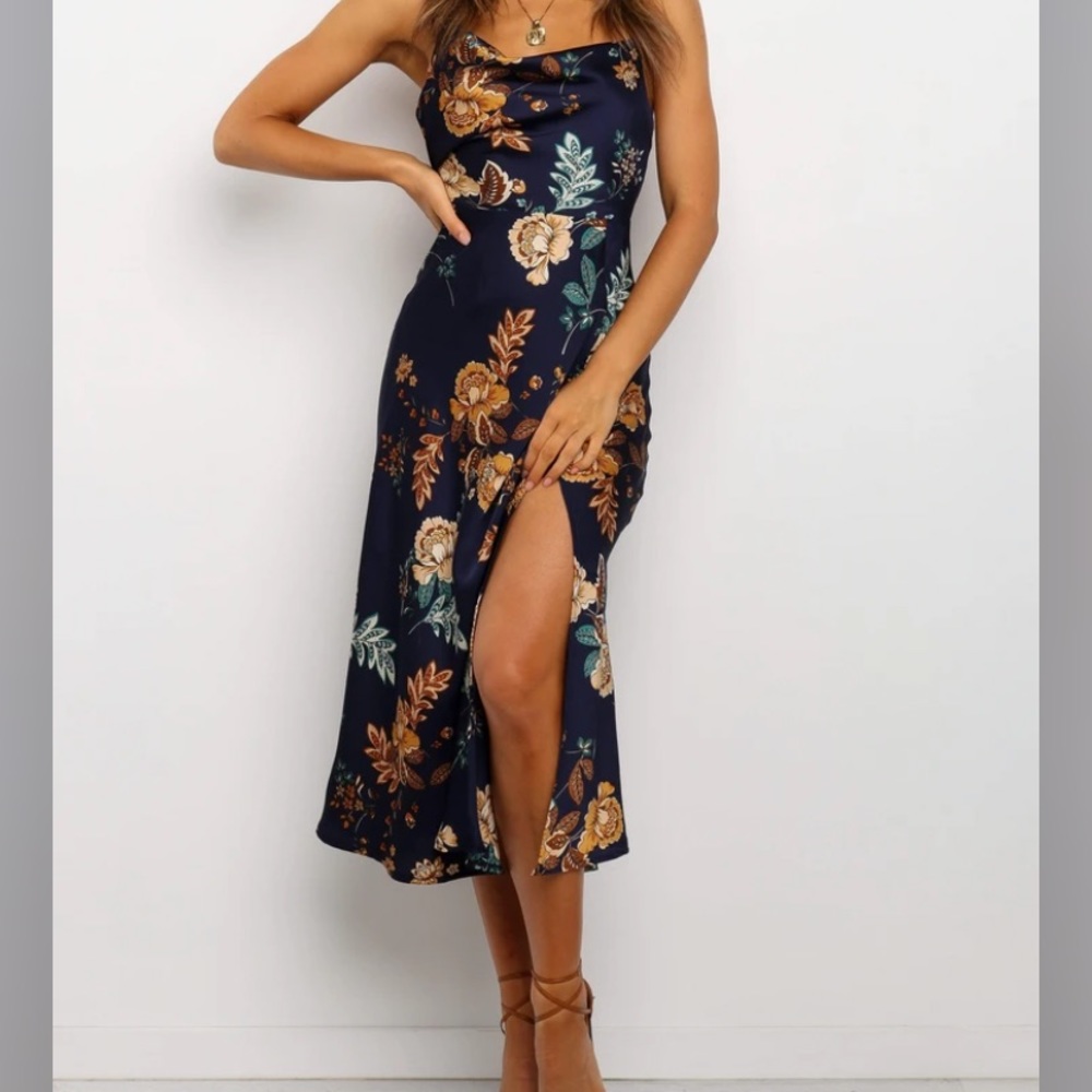 Doriah Dress - Navy MIDI Dress